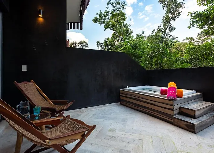 Deluxe 1 Bdr Cool Jacuzzi Close To